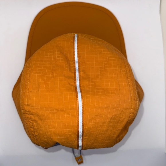 Lululemon Insulated Drawcord Hiking Cap Hat in Orange S / M - Picture 4 of 7